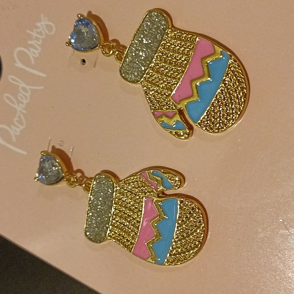 NWT Hypo-Allergenic Women's Goldtone Smitten Mittens Earrings - Picture 2 of 4